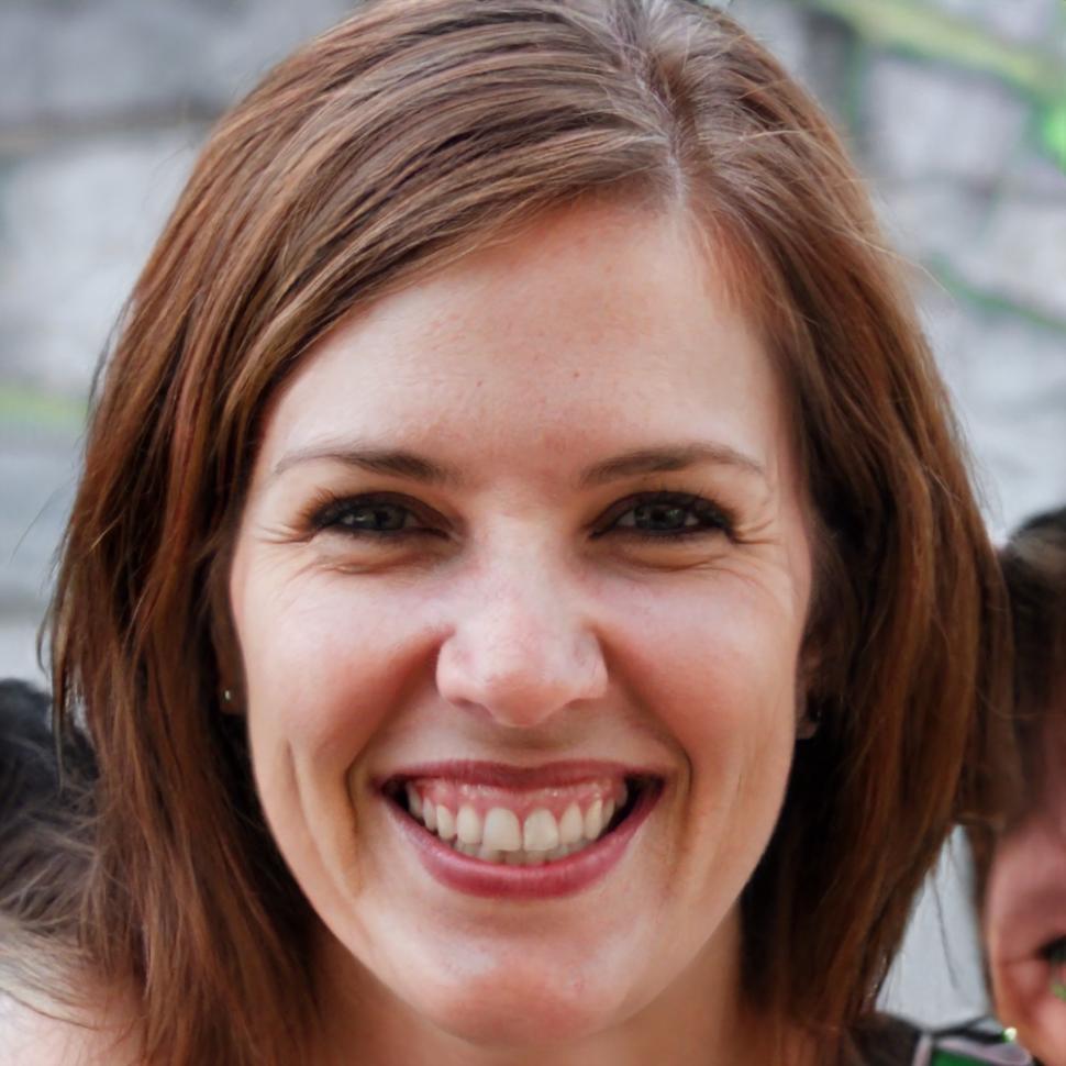 María González, Analista Senior